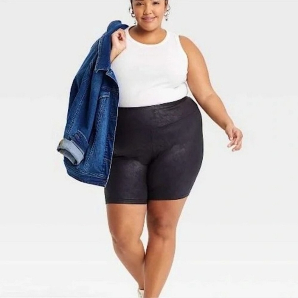 Ava and Viv Faux Leather Biker Shorts Womens Plus Size 1X Black Poly Stretch NEW